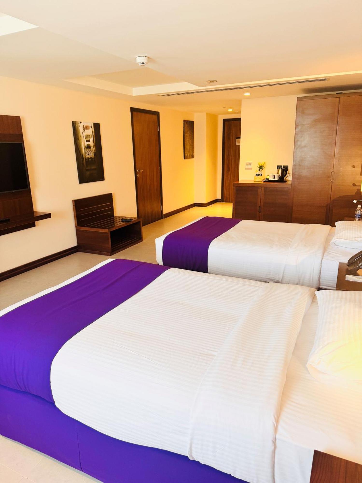 Kyriad Hotel Salalah Esterno foto