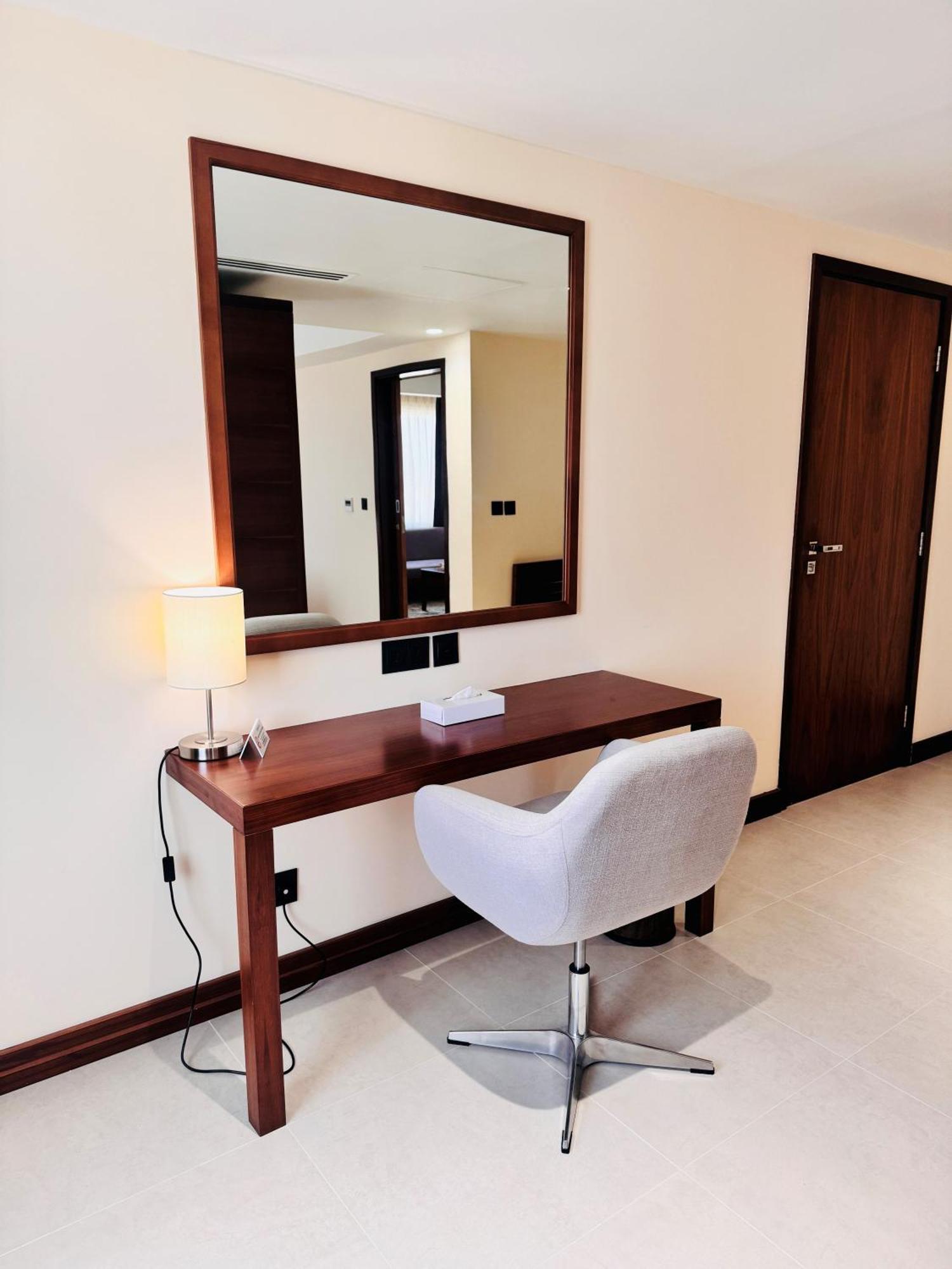 Kyriad Hotel Salalah Esterno foto